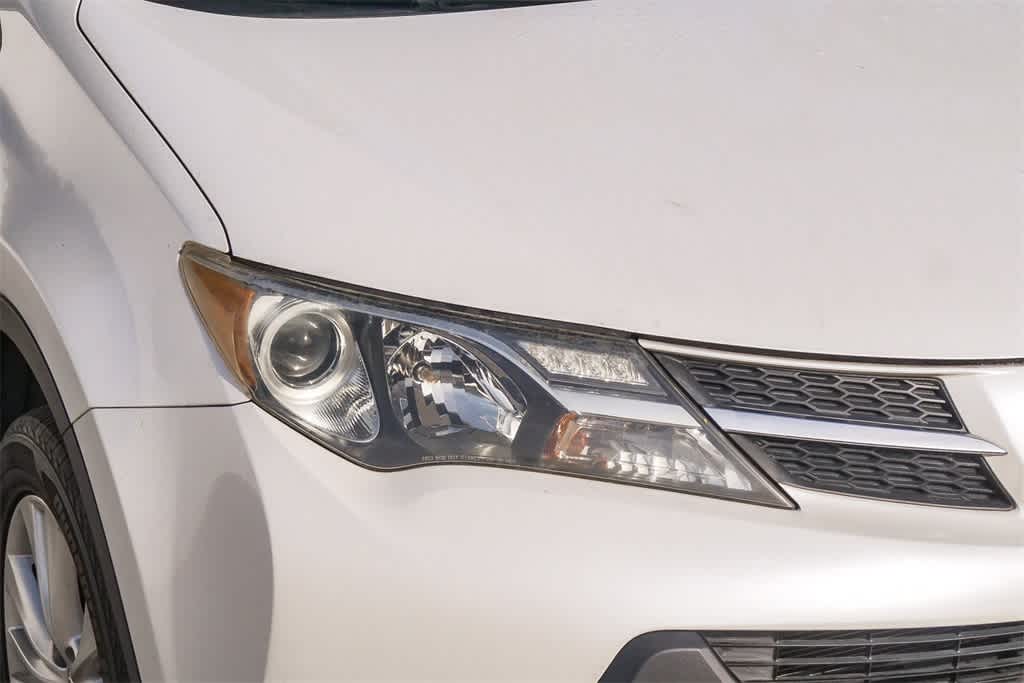 Thumbnail: 2013 Toyota RAV4 - 4