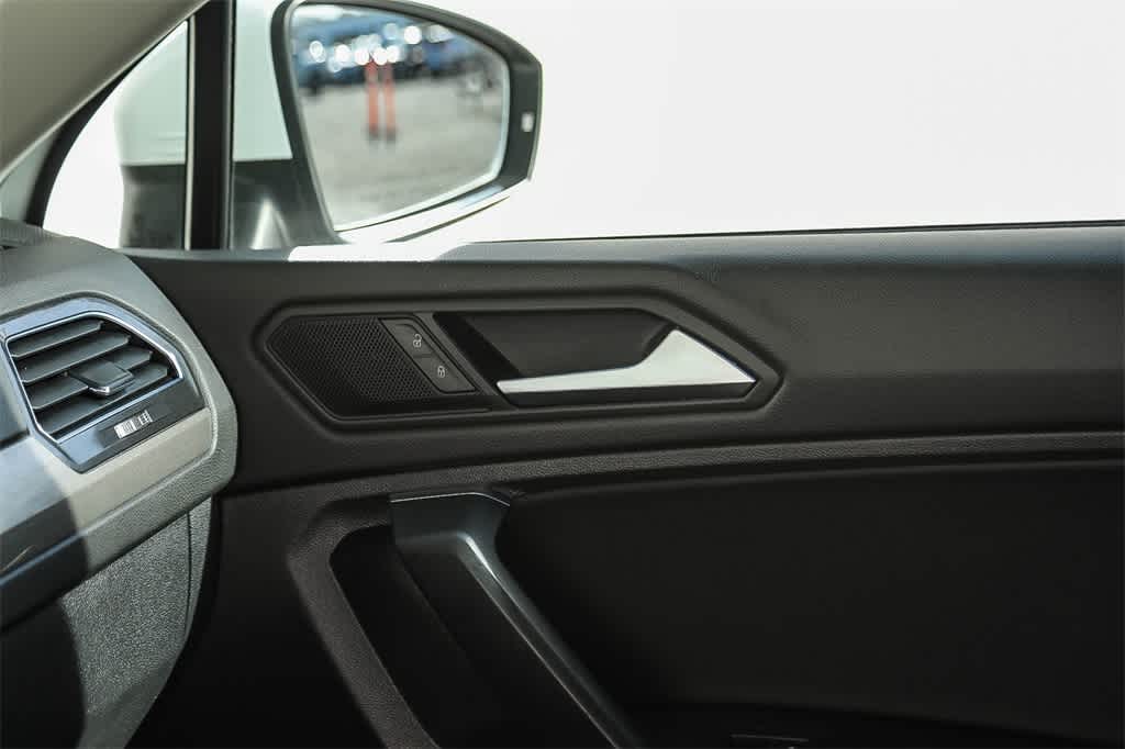 Thumbnail: 2019 Volkswagen Tiguan - 20