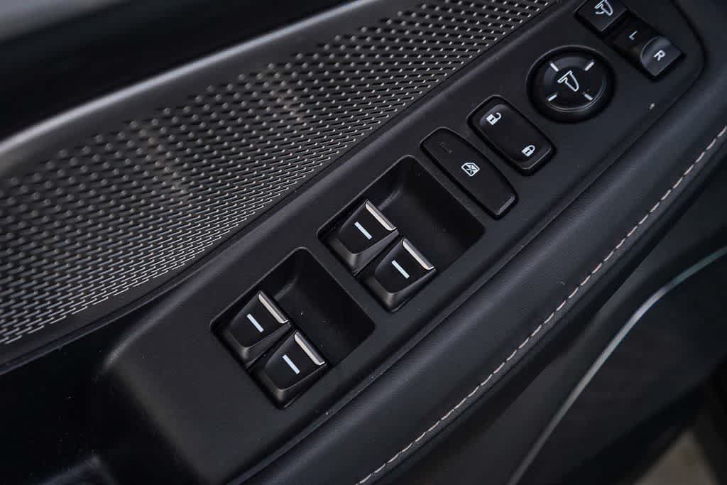 Thumbnail: 2023 Acura MDX - 23