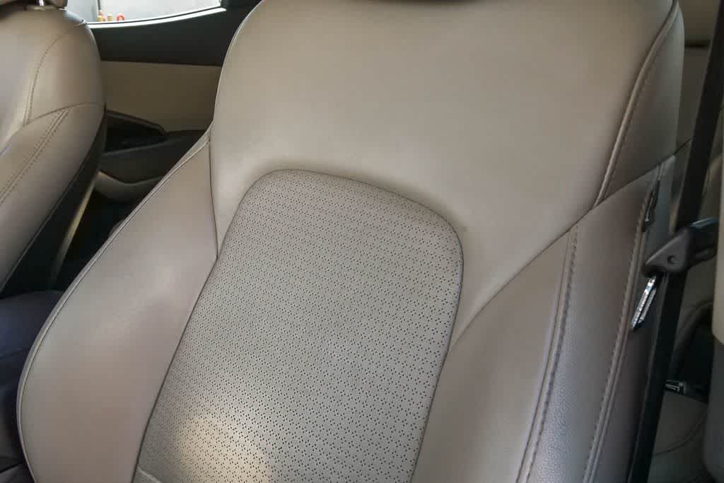 Thumbnail: 2013 Hyundai Santa Fe - 19