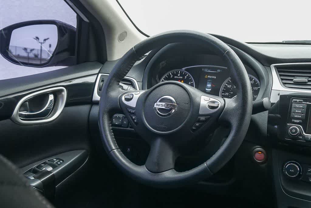 Thumbnail: 2016 Nissan Sentra - 14
