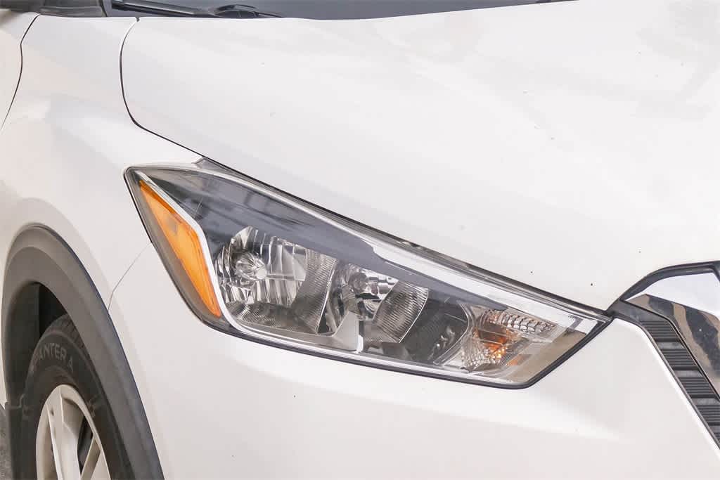 Thumbnail: 2019 Nissan Kicks - 4