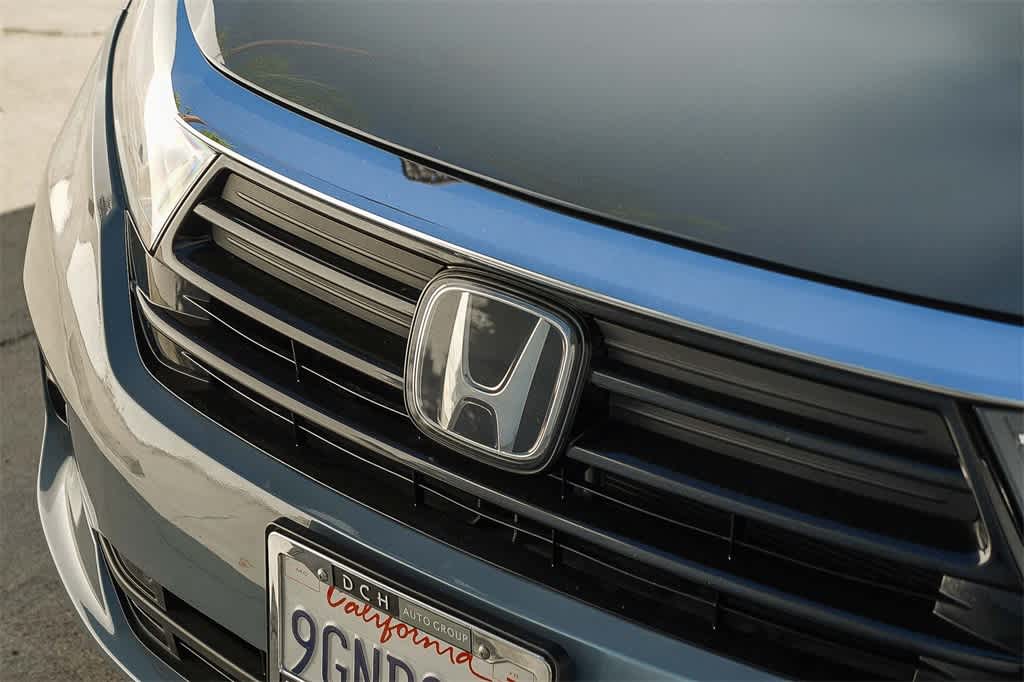 Thumbnail: 2023 Honda Odyssey - 9