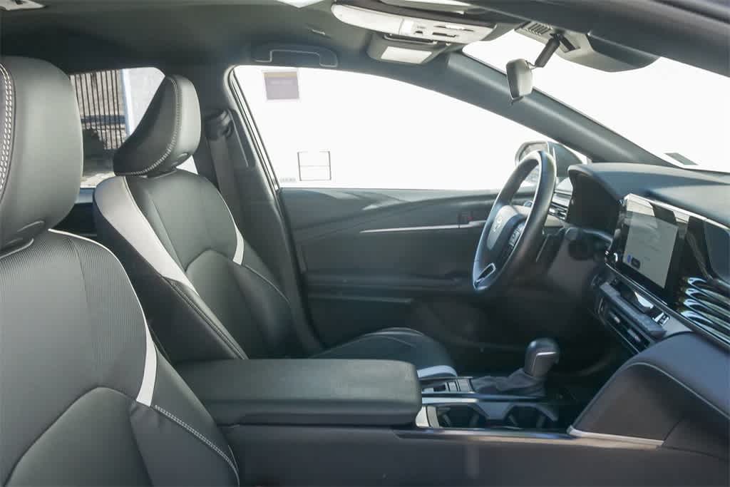 Thumbnail: 2025 Toyota Camry - 13