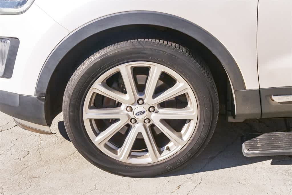 Thumbnail: 2017 Ford Explorer - 5