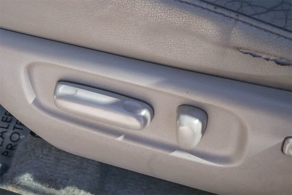 Thumbnail: 2010 Toyota RAV4 - 21