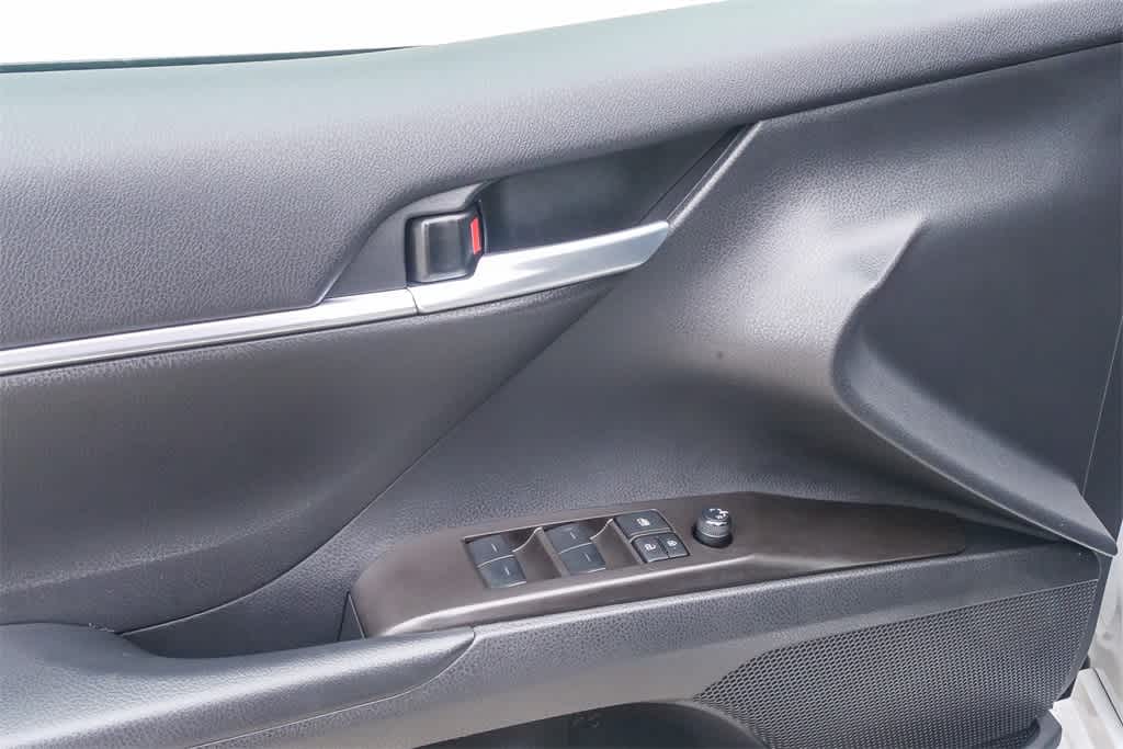 2024 Toyota Camry SE 20