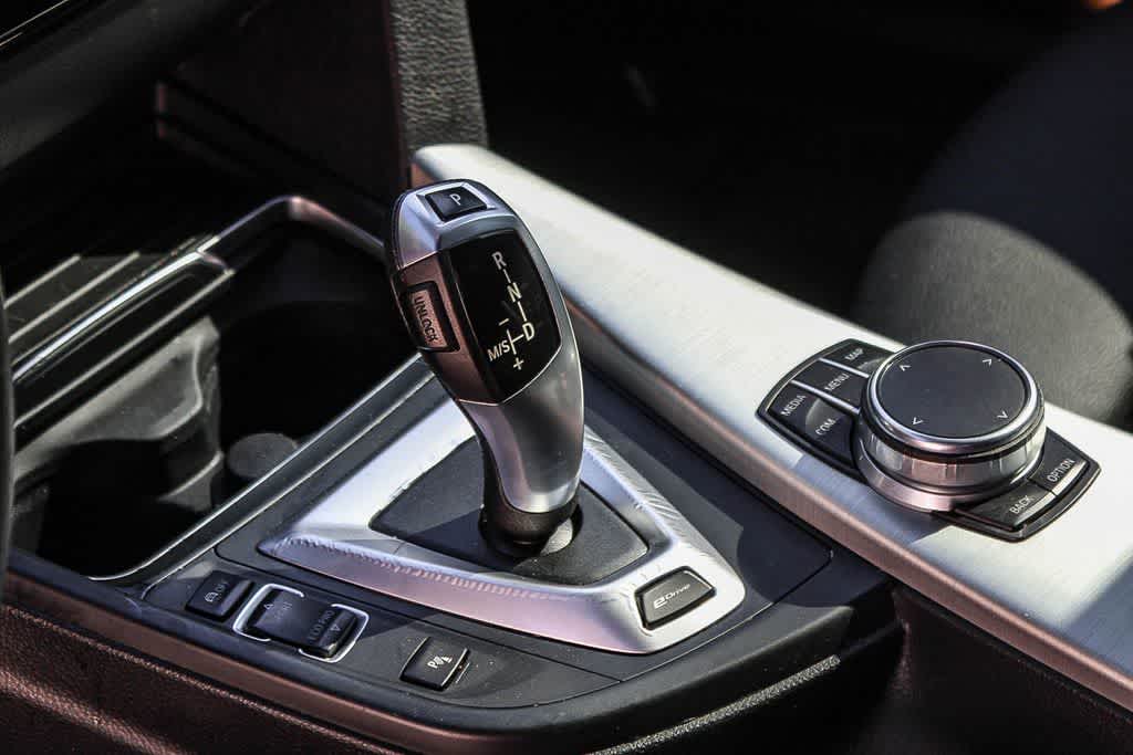 Thumbnail: 2017 BMW 3 Series - 18