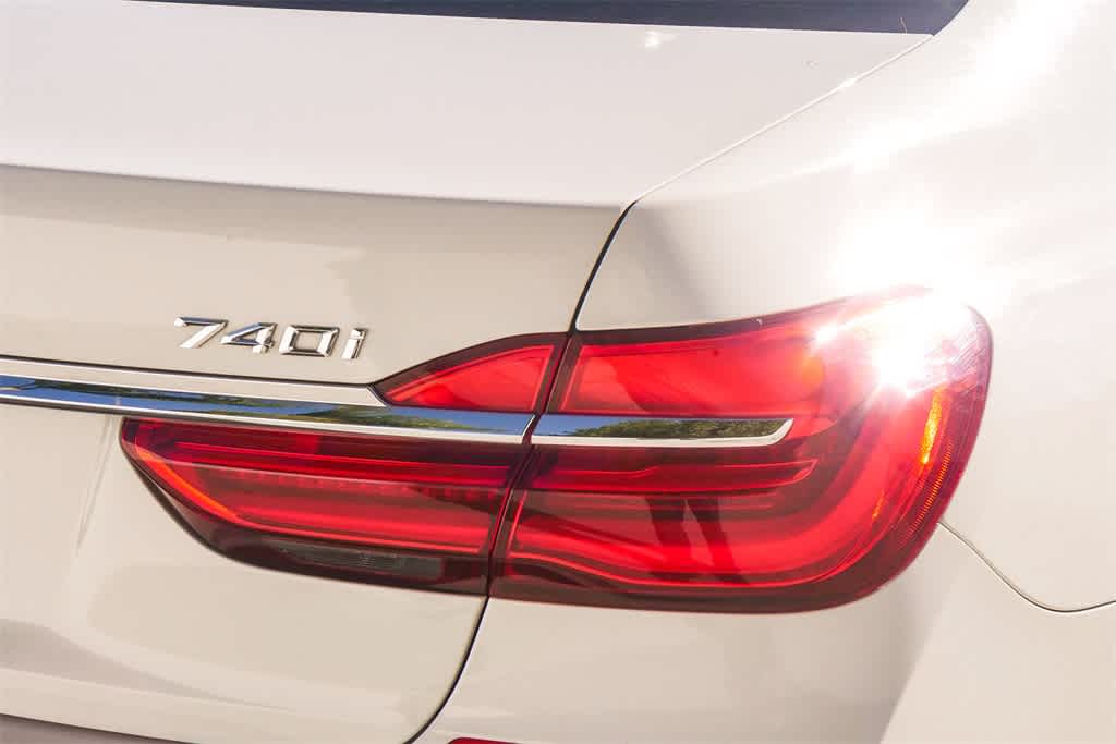 Thumbnail: 2018 BMW 7 Series - 10