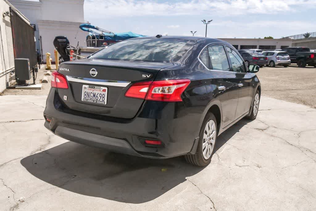 Thumbnail: 2016 Nissan Sentra - 9