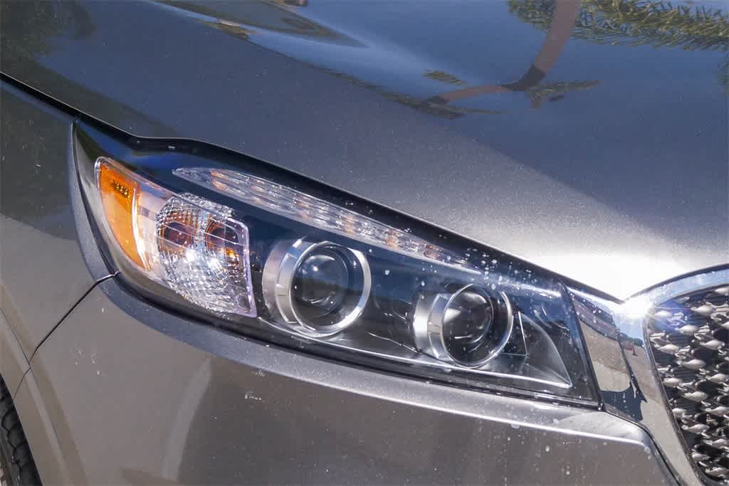 Thumbnail: 2018 Kia Sorento - 4