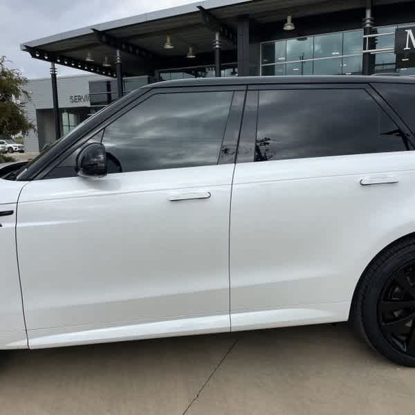 Thumbnail: 2025 Land Rover Range Rover Sport - 4
