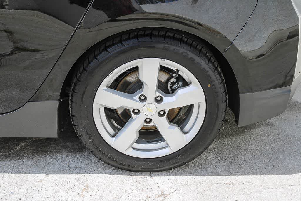 Thumbnail: 2015 Chevrolet Volt - 7