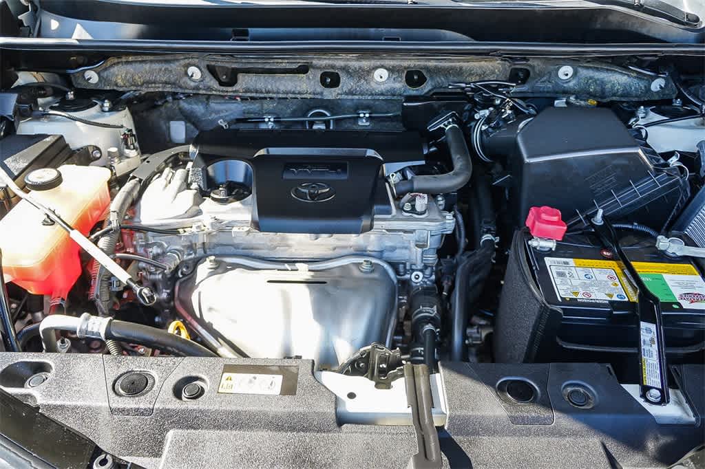 Thumbnail: 2018 Toyota RAV4 - 29