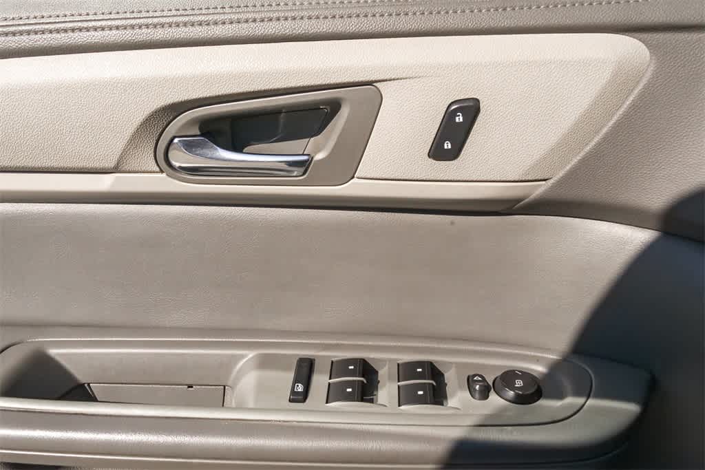 Thumbnail: 2017 Chevrolet Traverse - 20