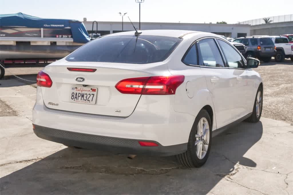 Thumbnail: 2015 Ford Focus - 9