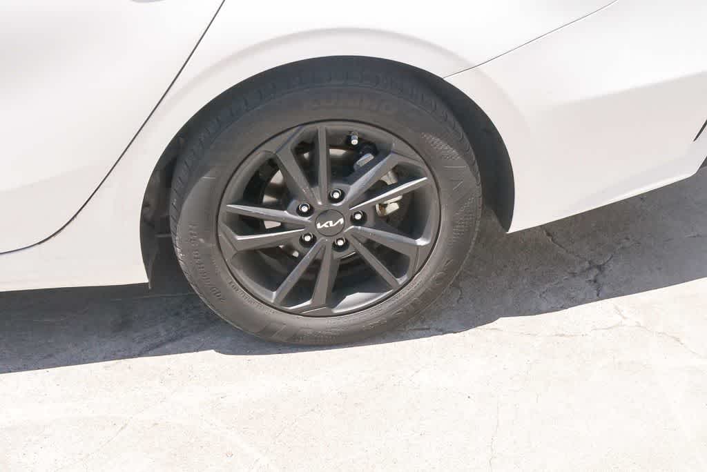 Thumbnail: 2023 Kia Forte - 5