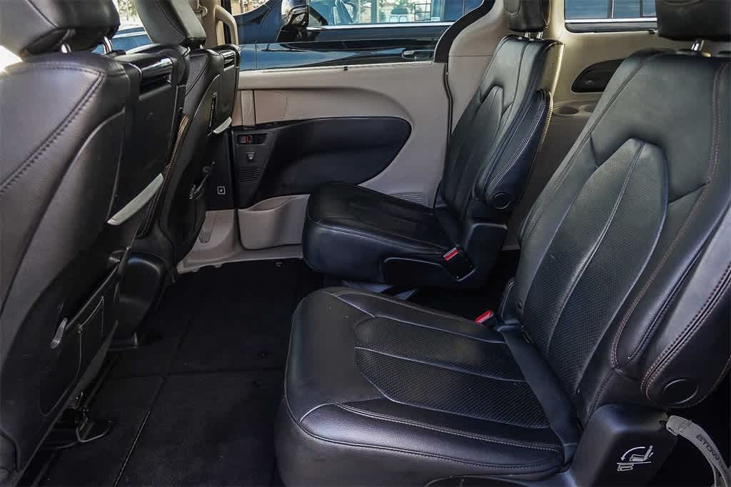 Thumbnail: 2019 Chrysler Pacifica - 19