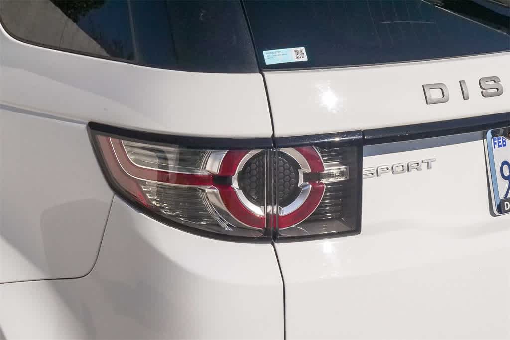 Thumbnail: 2017 Land Rover Discovery Sport - 10