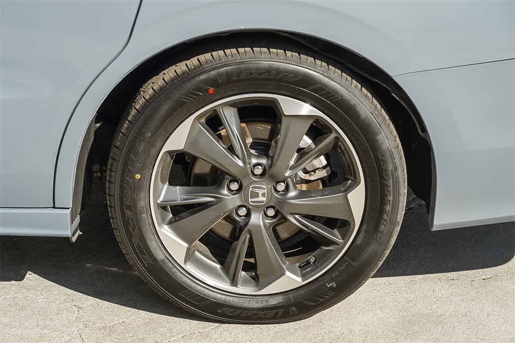 Thumbnail: 2023 Honda Odyssey - 11