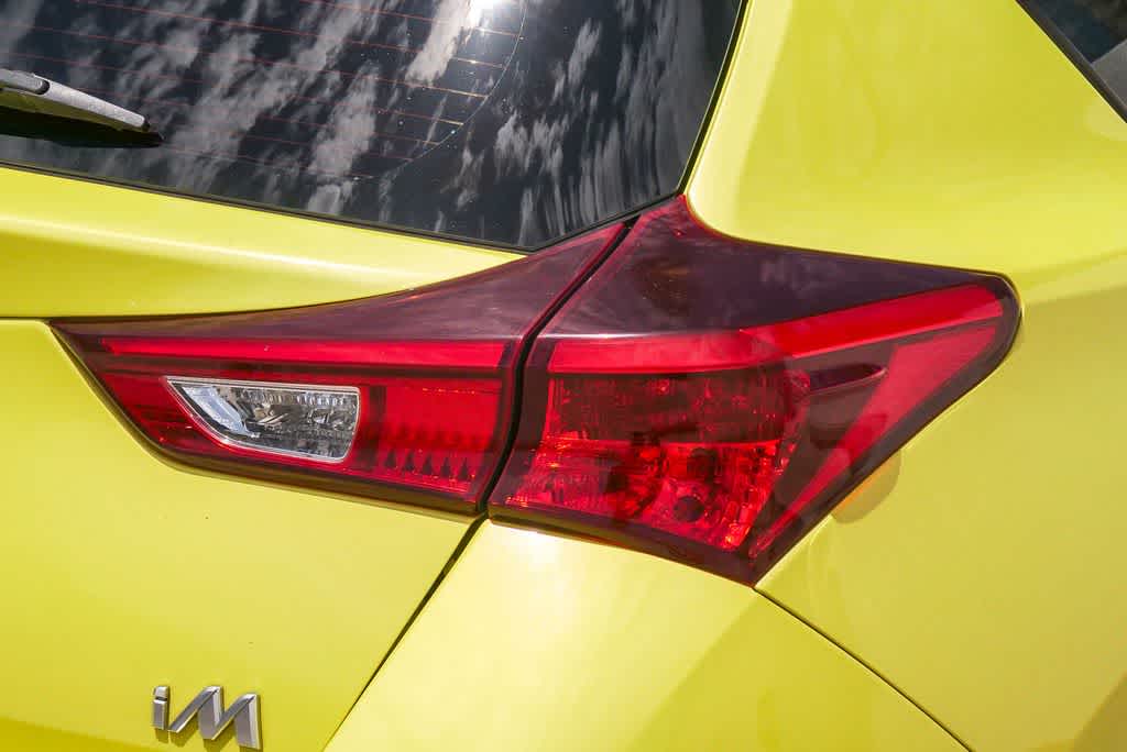 Thumbnail: 2017 Toyota Corolla iM - 10