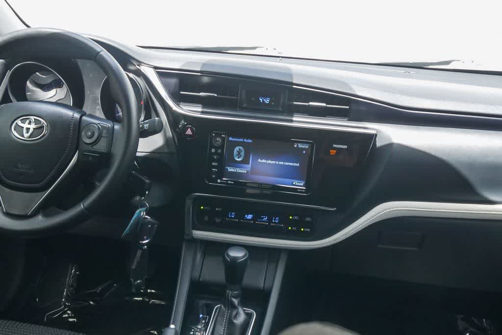 Thumbnail: 2017 Toyota Corolla iM - 12