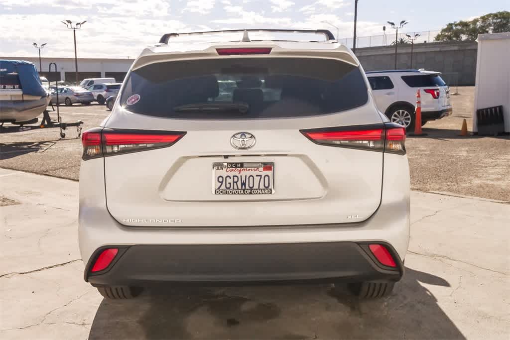 Thumbnail: 2023 Toyota Highlander - 8