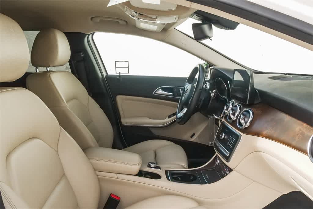 Thumbnail: 2019 Mercedes-Benz GLA - 13