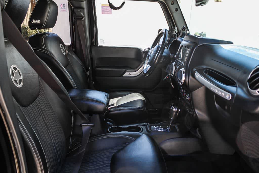 Thumbnail: 2014 Jeep Wrangler - 16