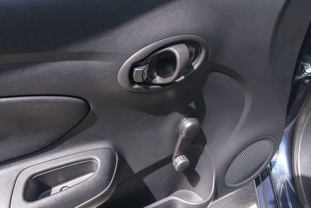 Thumbnail: 2016 Nissan Versa - 18