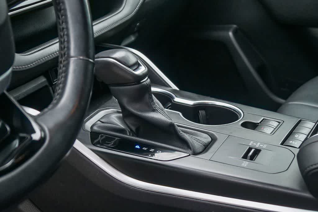 Thumbnail: 2021 Toyota Highlander - 19