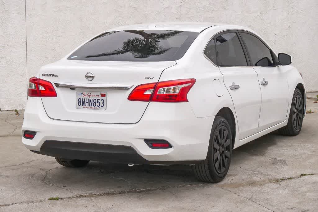 Thumbnail: 2016 Nissan Sentra - 9