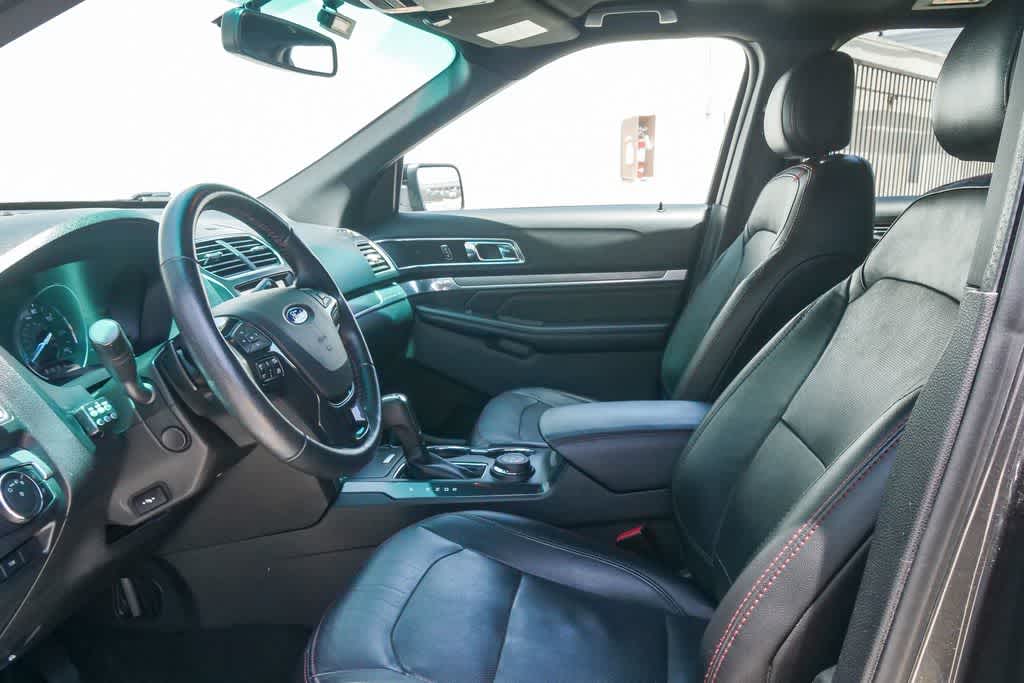 Thumbnail: 2016 Ford Explorer - 14