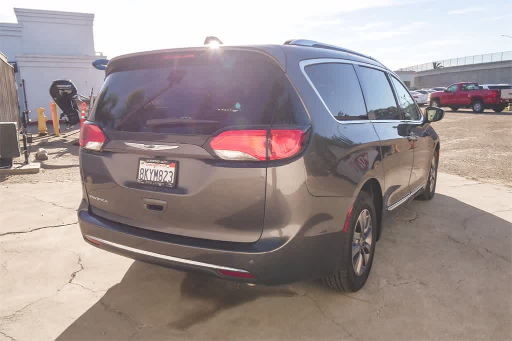 Thumbnail: 2019 Chrysler Pacifica - 9