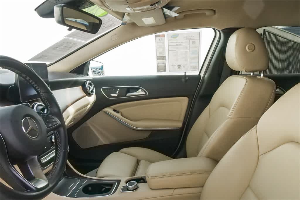 Thumbnail: 2019 Mercedes-Benz GLA - 14