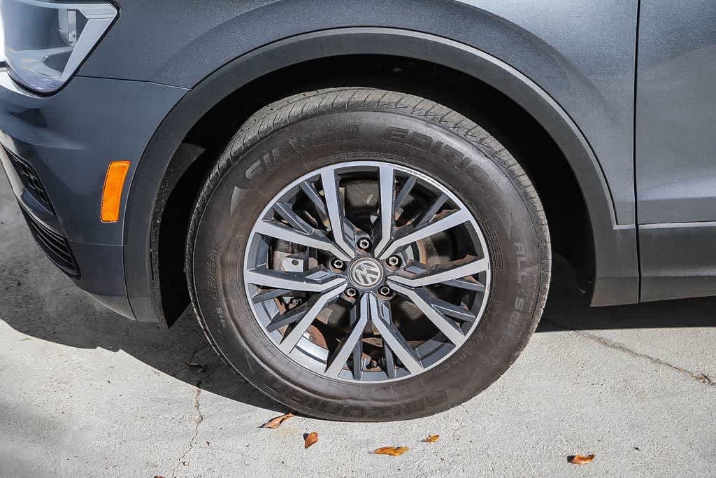 Thumbnail: 2018 Volkswagen Tiguan - 9