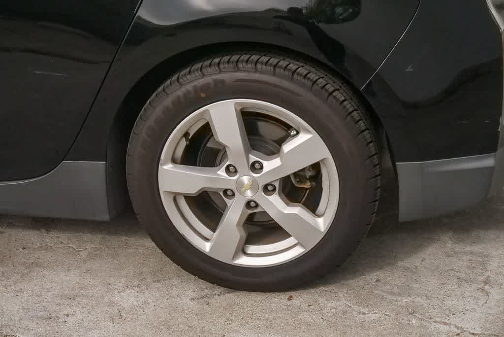 Thumbnail: 2015 Chevrolet Volt - 7