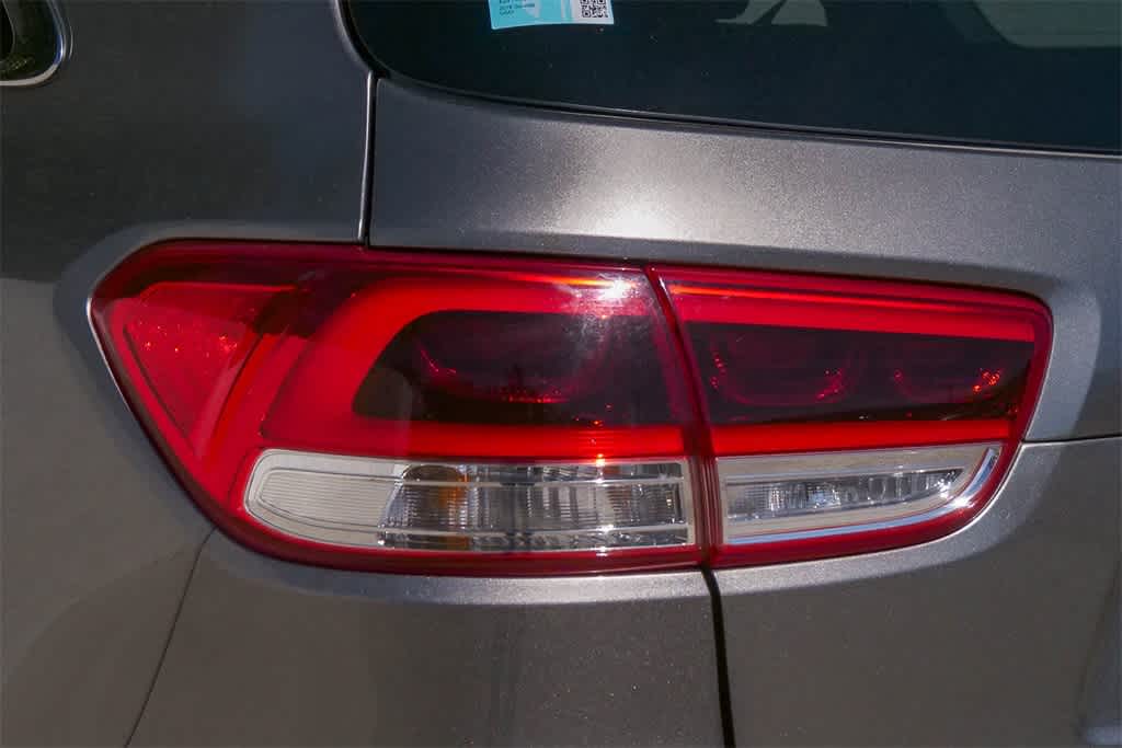 Thumbnail: 2018 Kia Sorento - 10