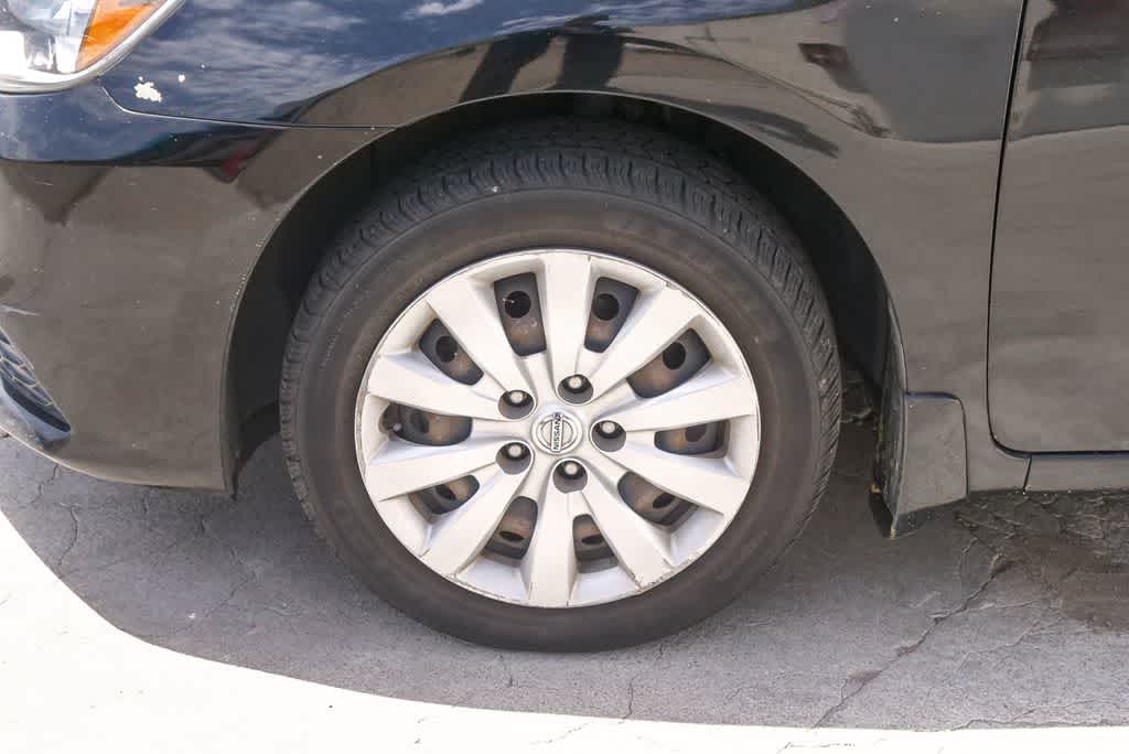 Thumbnail: 2016 Nissan Sentra - 5
