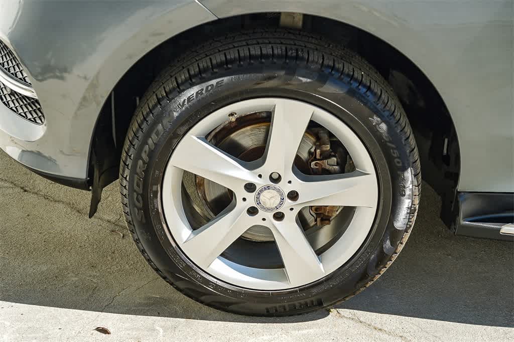 Thumbnail: 2017 Mercedes-Benz GLE - 10