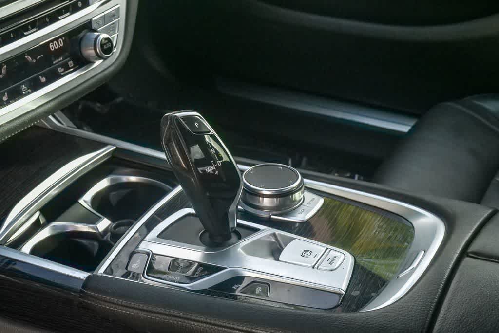 Thumbnail: 2018 BMW 7 Series - 14