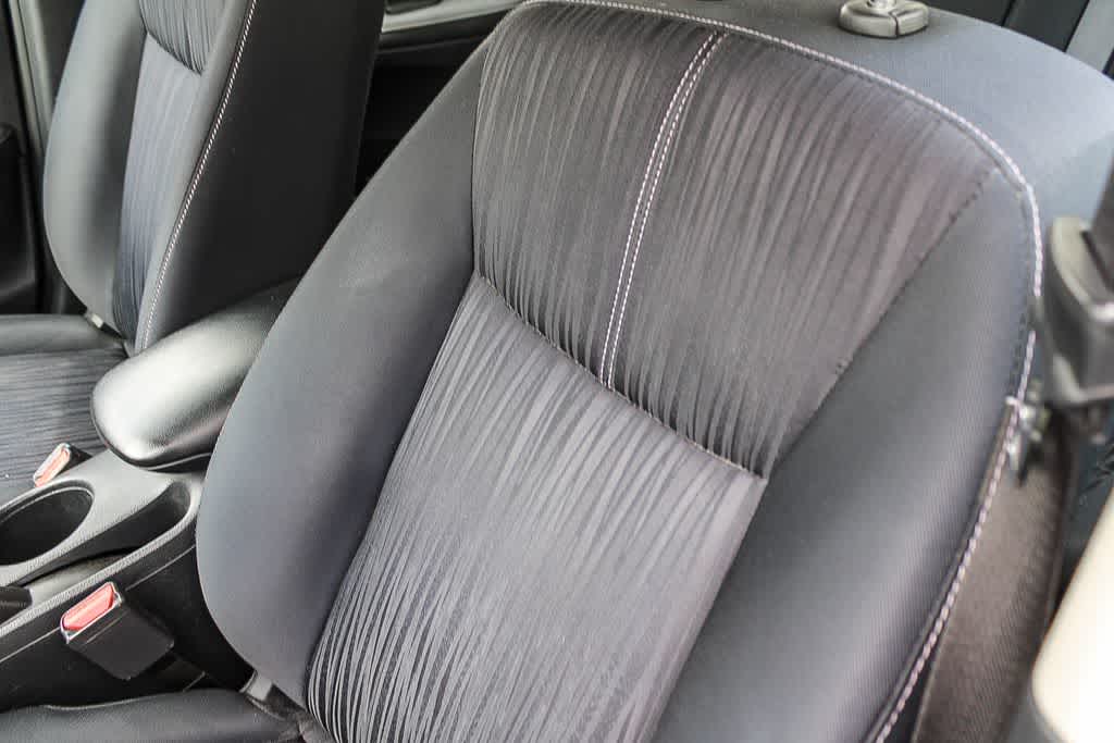 Thumbnail: 2016 Nissan Sentra - 12