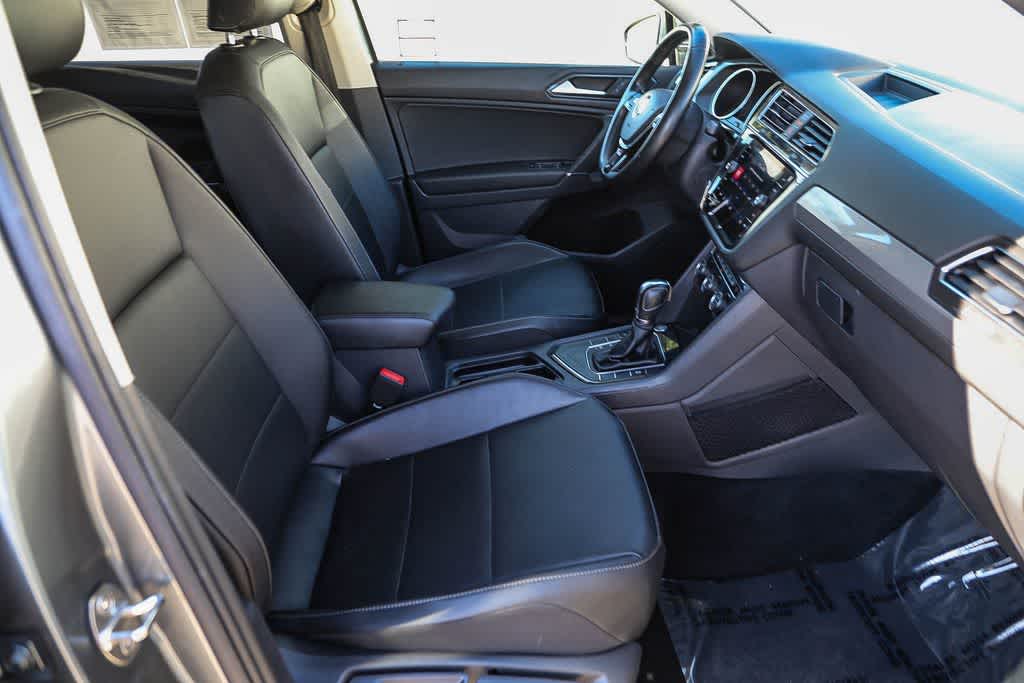 Thumbnail: 2018 Volkswagen Tiguan - 15