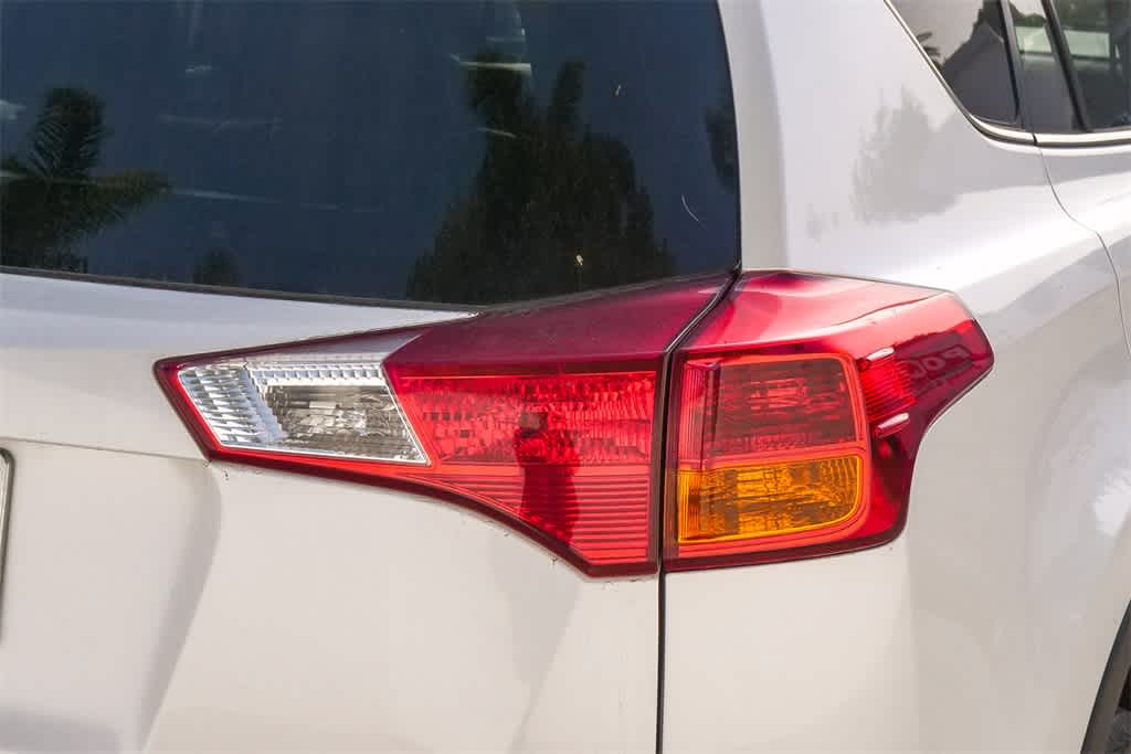 Thumbnail: 2013 Toyota RAV4 - 10