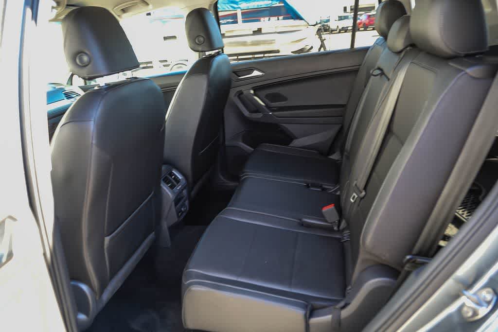 Thumbnail: 2018 Volkswagen Tiguan - 17