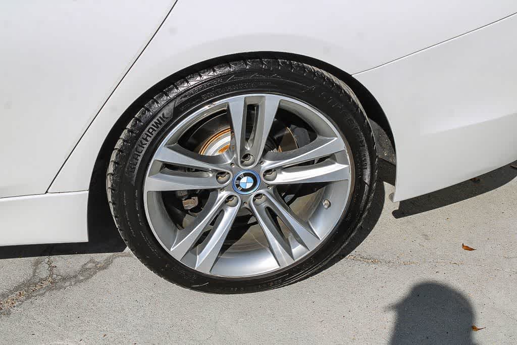 Thumbnail: 2017 BMW 3 Series - 6