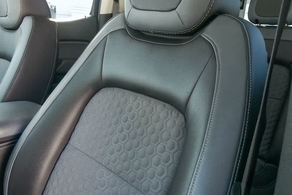 Thumbnail: 2016 Chevrolet Colorado - 18