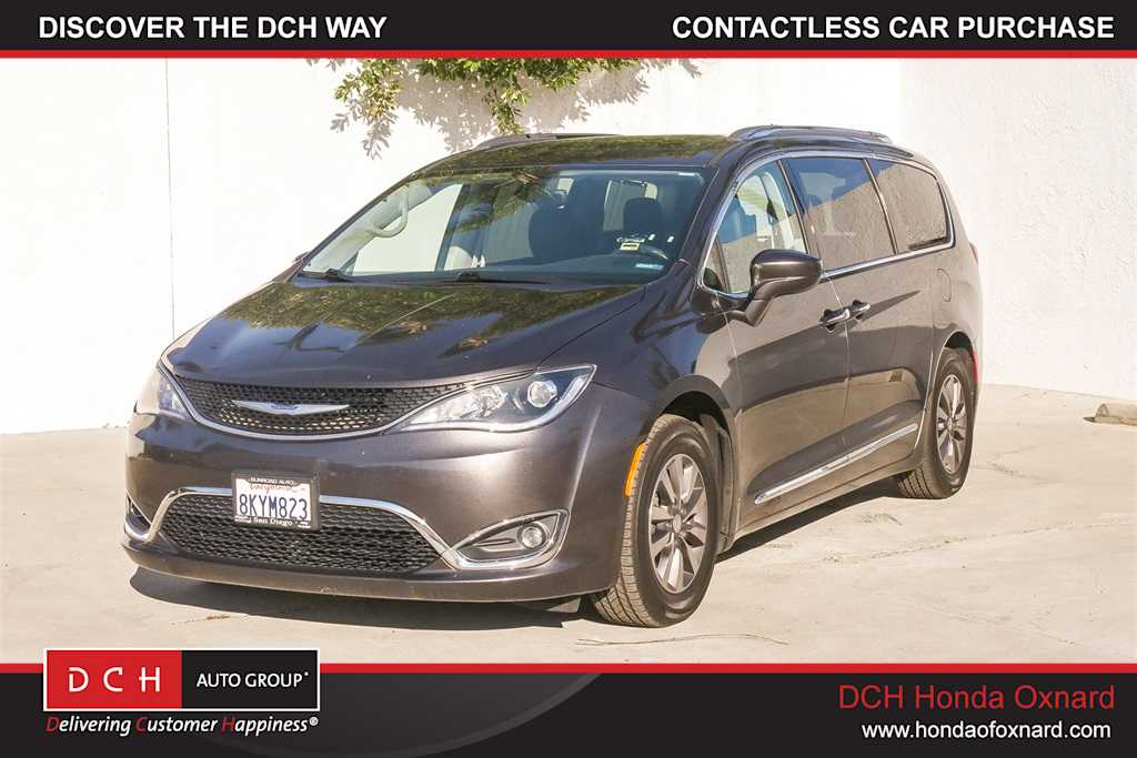 2019 Chrysler Pacifica Touring L Plus's photo