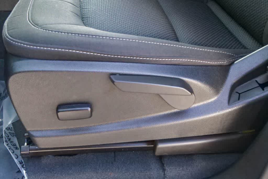 Thumbnail: 2022 Chevrolet Colorado - 20