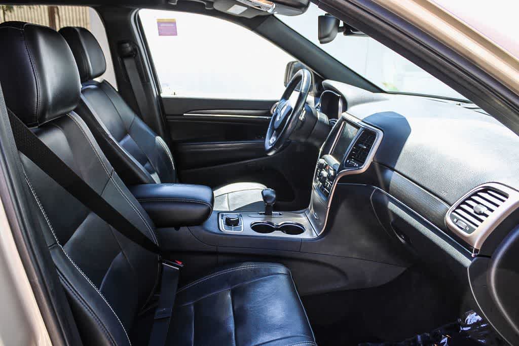 Thumbnail: 2014 Jeep Grand Cherokee - 16